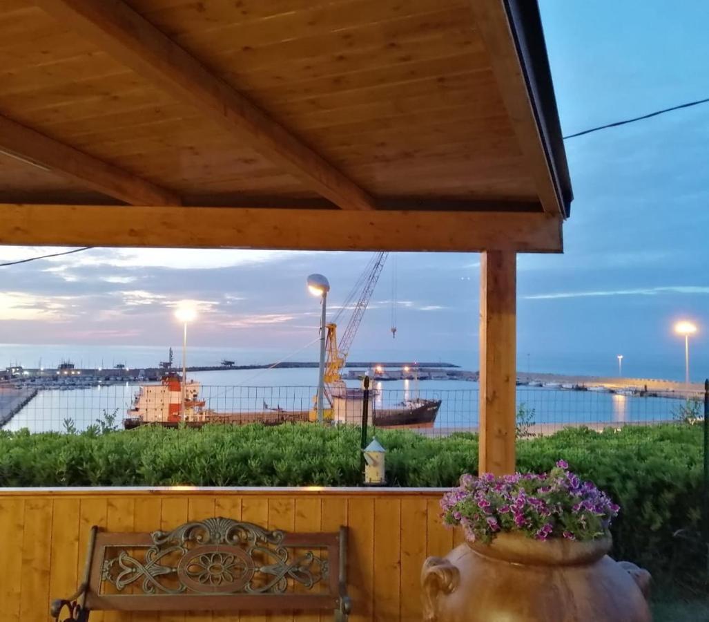 L'Angolo Di Nina Vasto Bagian luar foto